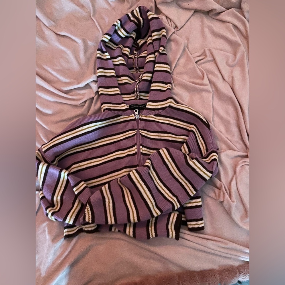 Kendal & Kylie cropped purple sweater